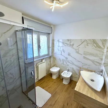 Privato Con Jacuzzi לנגנו