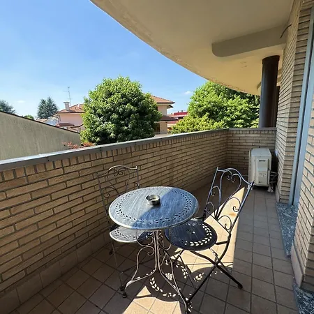Privato Con Jacuzzi דירה לנגנו